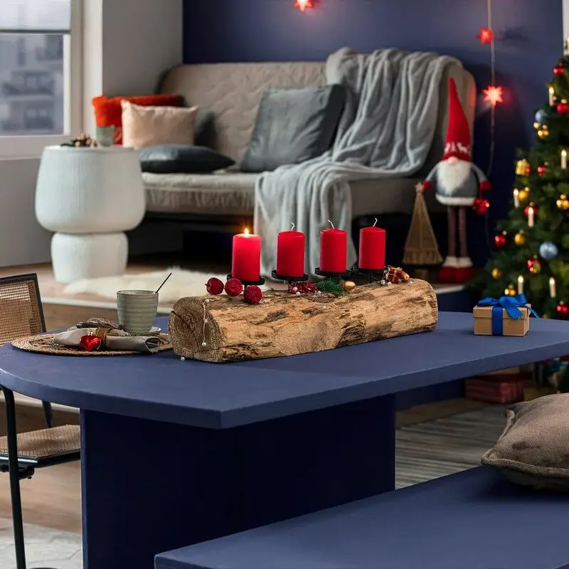 Cozy Christmas Dining Room with a Rustic Log Centerpiece Cozy Christmas Dining Room with a Rustic Log Centerpiece — Cozy Christmas Decor