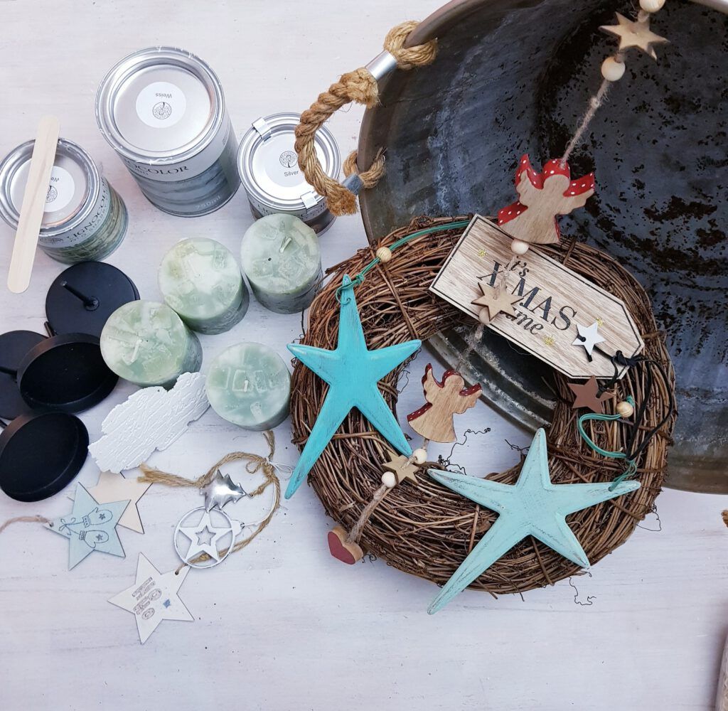 Wicker Wreath Base with Teal Starfish Ornaments — DIY Christmas Decor