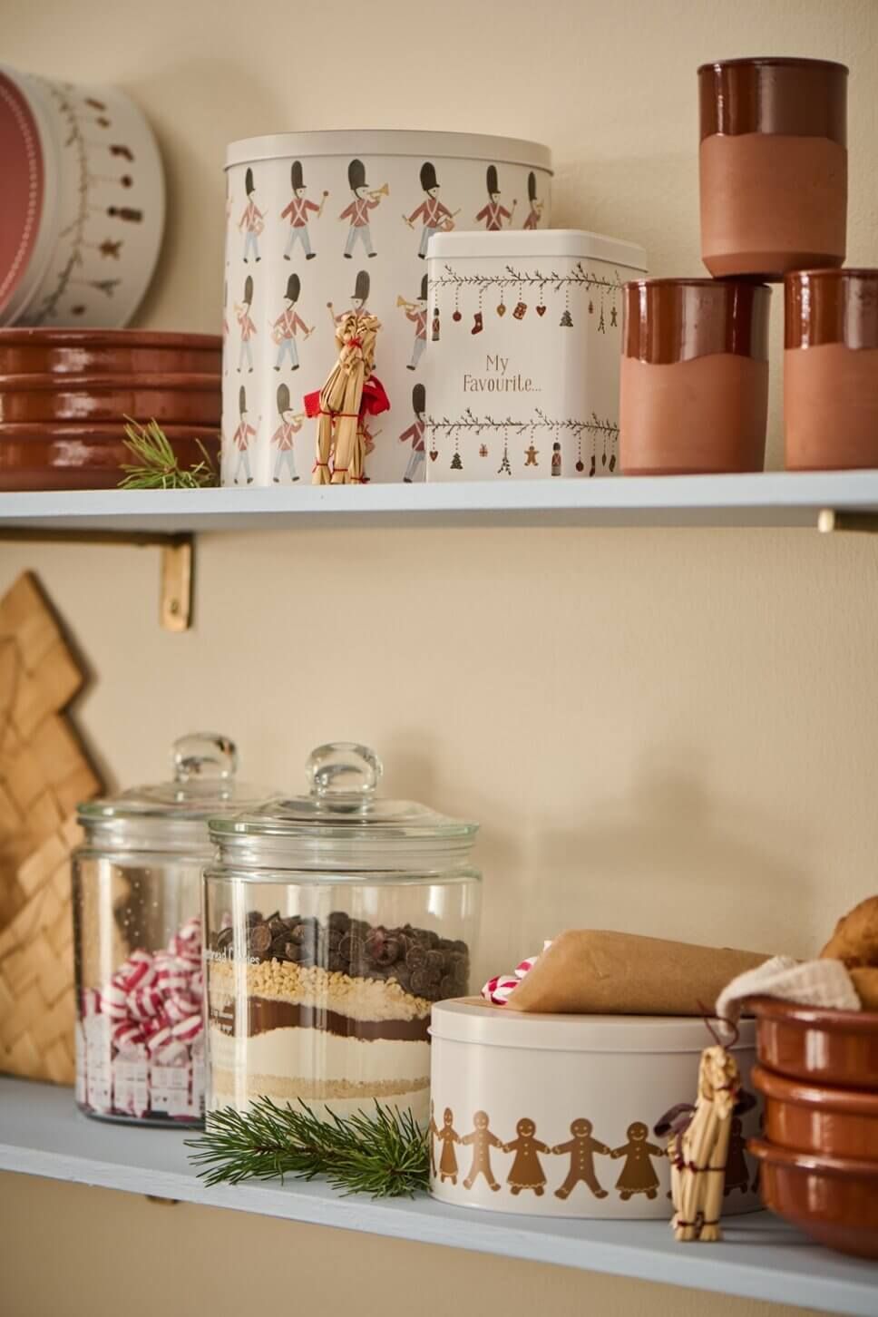 Farmhouse Kitchen Shelf with Festive Tins and Baking Jars Farmhouse Kitchen Shelf with Festive Tins and Baking Jars — Christmas Kitchen Decor