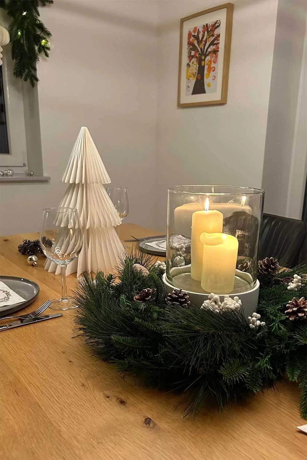 Festive Christmas Dining Table Centerpiece — Christmas Apartment Decor