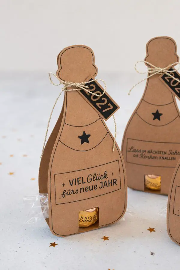 DIY Champagne Bottle Party Favors — New Years Eve Party 2027