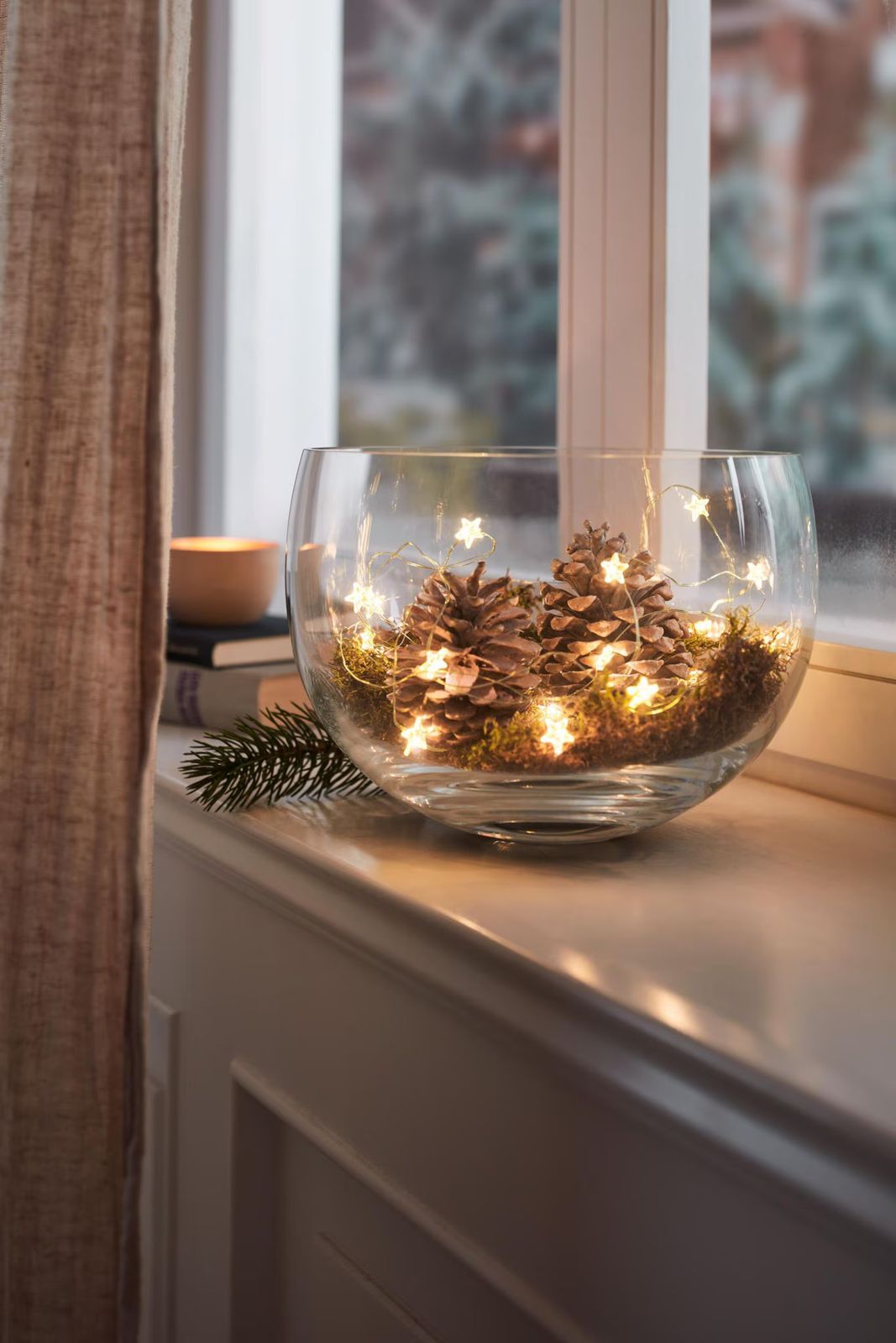 Natural Vignette in a Glass Bowl with Fairy Lights Natural Vignette in a Glass Bowl with Fairy Lights — Christmas Light Display Ideas